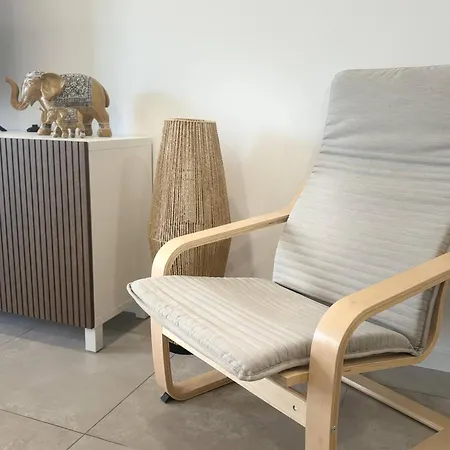 Apartment De *