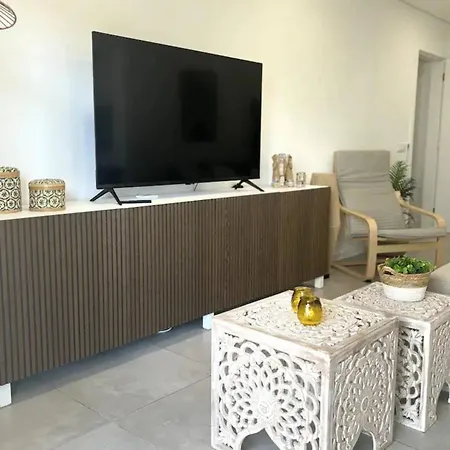 Apartment De *